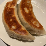 リトル泰興楼 Fei店 - 15cmほどあるセットの餃子