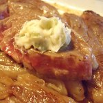 田尻屋総本家 - わさび漬；道産牛のステーキ（交雑種；肩ロース）に添えて：合います (o^ ')b @2013/05/26