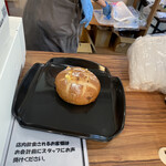 ル・パン - くるみチーズパン594円（税込）