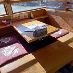 沖縄料理 美ら結 - 掘炬燵席