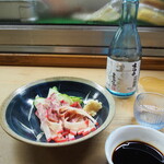Hanabusa Zushi - 鯨ベーコン ＆ 冷酒（神聖 京伝来 生貯蔵酒）
