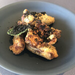 プレゼンテ スギ - 森の地面