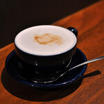 自家焙煎珈琲みじんこ - 【麻婆茄子と半熟味玉の中華野菜炒めサンド セット@税込1,078円】メイプルミルク(HOT)