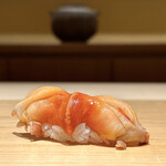 鮨 一幸 - 赤貝。食感良く香り良くうまい。