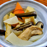 よし半 - お通し（煮しめ）