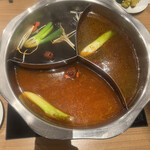 モンゴル薬膳鍋 赤坂門店 - 鍋のスープは3種選べる