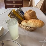 RESTAURANTE Danubio - 【Limonada o Naranjada】（52メキシコペソ）とパンとスナック系。