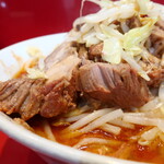 ラーメン二郎 - 豚の厚み