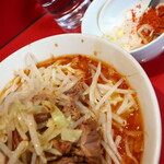 ラーメン二郎 - ラーメン半分＋ニンニク少し＋ＳＫ白ネギ