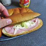 ハギワラベーカリー - ハムパンの中