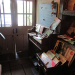 カフェひびきや - 扉を開ければ青い空？