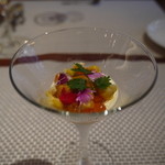 ビストロ ダイア - アミューズ：宮崎県産ゴールドラッシュのムース　バフン雲丹添え