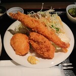 Konaya - エビフライと牡蠣フライ＆ミニチキンカツ（ランチ）