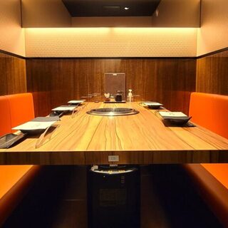 Limited semi-private rooms and VIP private rooms available. Relax and enjoy Yakiniku (Grilled meat) on a special day