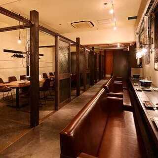 The restaurant can also be reserved for private parties for groups of 40 or more. Accommodates up to 50 people.