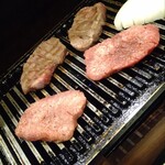 炙屋 友輪 - 牛タン