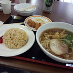 BIG LUNCH - ラーメンＡセット　950円(2013.05.03)