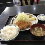 Ajisawao Shiyokujidokoro - とんかつ定食（1,050円）