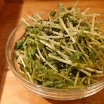Meguro Nihonshu Baru Ito - 豆苗と豆腐のサラダ