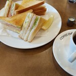 珈琲大使館 - しっかり食べて新幹線乗ります