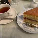 Juri's Tea Room - アフタヌーンティーとヴィクトリアサンドウィッチケーキ