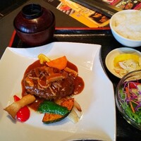 米澤牛DINING べこや - 米沢牛入りハンバーグランチ￥1480税込み(R3.3.17撮影)