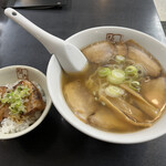 会津喜多方ラーメン　坂内 - ラーメンとミニ炙り焼豚丼クーポン使用¥810