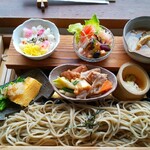 遊の丘 - 十割蕎麦＋箸休め・コーヒー・プチデザート付￥1,380税込み(R3.3.20撮影)