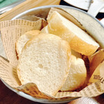 イタもん家 やってるよ - バケット5枚　275円