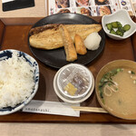 Oshiyokujidokoro Minato Mirai Shokudou - 干しさばと鮭ハラスの炙り焼き定食 納豆