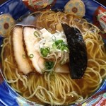 支那そば かつみ - 黒だし；魚介醤油ラーメンで東京の某店を彷彿とさせる