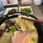 Soratobu Buta Yarou - 麺