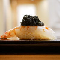 北浜鮨やまの - ◇キャビア鮨
                    やまのさんの名物です。