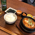 Korean Restaurant 210 - キムチチゲセット、韓国ビール
