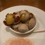 カーヴ - アミューズ