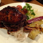 (*≧ω≦*) 牛フィレ肉のステーキ　フォアグラのソテー添え　トリュフソースで：1680円♪（’13.05月にて)