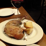 オレンジ - フランス産：地鶏モモ肉のロースト：690円は期間限定価格（通常は1380円)