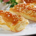 Char siu pie (2 pieces)