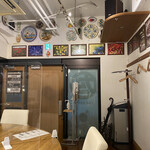 カレーの多か喜家 - 色々食材の写真が飾られています