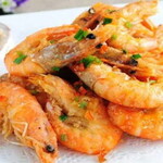 Stir-fried large shrimp with salt and pepper