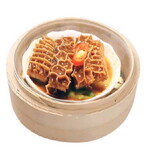 Steamed beef hachinosu with satay sauce