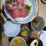 海玄 - 究極の海玄マグロ丼+生ウニトッピング