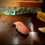 築地すし大 - 金目鯛昆布締め