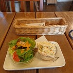 OUCHI CAFE MUC - サラダ