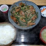 Hanano Tsuyu - ニラレバ定食＠750円