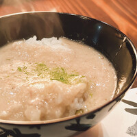 たでの葉 - ムカゴご飯（自然薯の子供）にトロロをかけた親子丼
                    