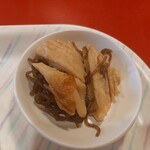 餃子亭 - 角麩の煮物