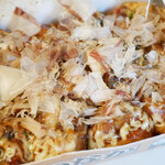 Takoyaki Douraku Wanaka - ぎっしり敷き詰められていますが、食べるのはあっという間です。