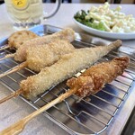 串カツ田中 - 季節の５本盛り(串カツ豚、ホタテ、レンコン、子持ちししゃも、ほぼカニ)