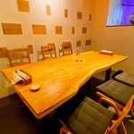 Irodori Kafe Ando Dainingu Kokoha - 最大8名の一本木テーブル